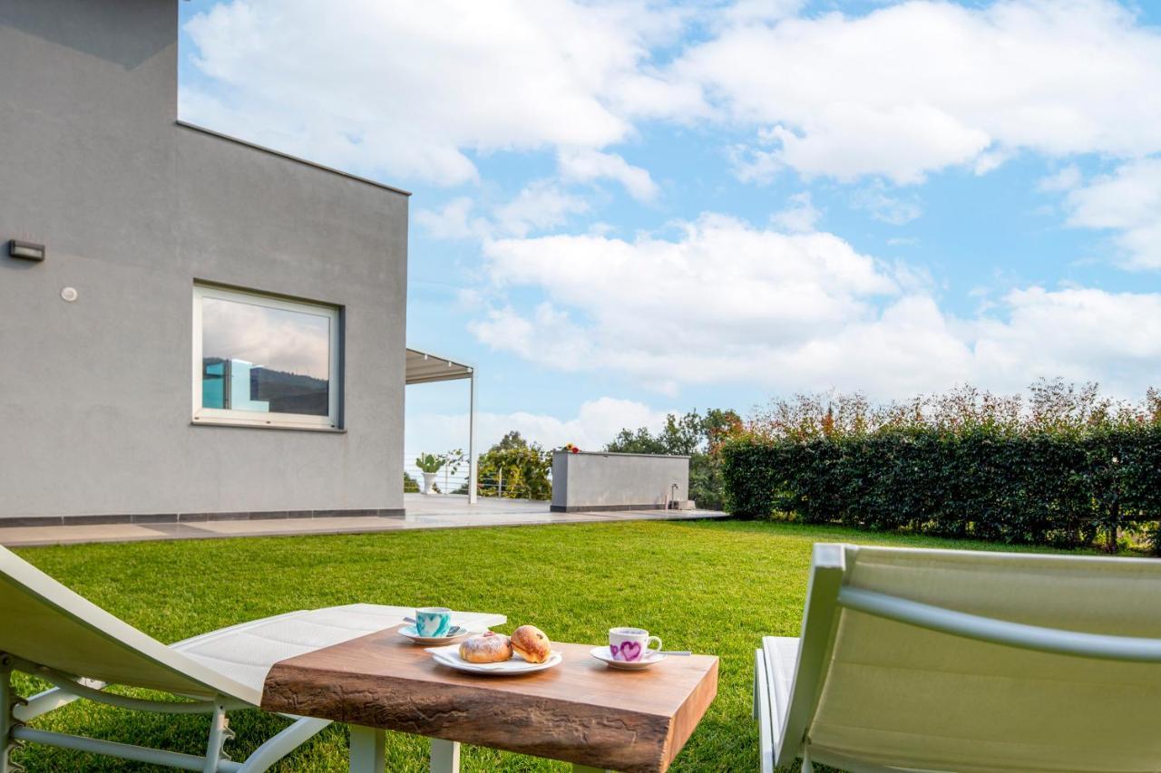 Design Villa In Piedimonte Etneo Exterior foto
